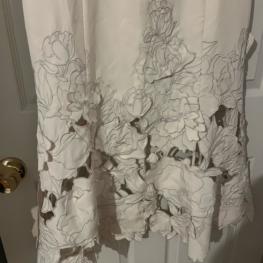LEO LIN Emily Appliqué Midi Dress Vanilla Size 8 NWT Floral Lace Sleeveless - Picture 9 of 9